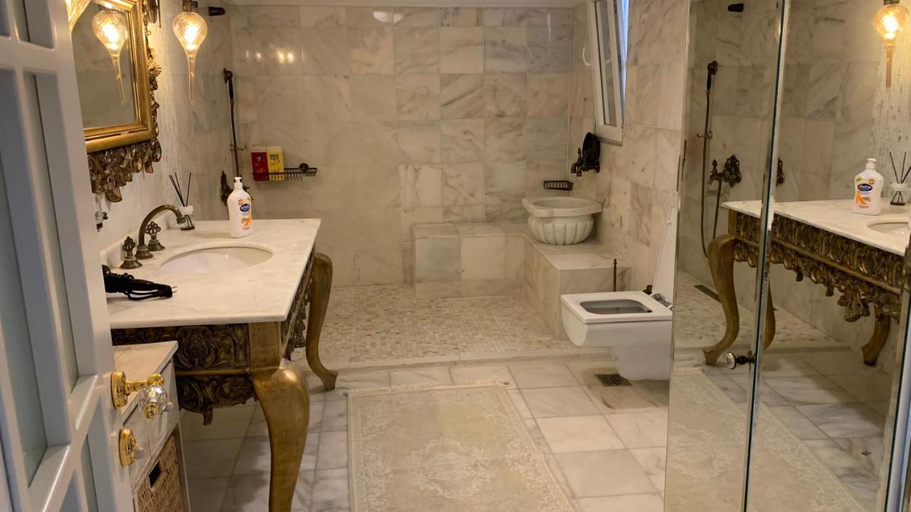 Antalya'nin Kalbinde Bueyueleyici Bir Siginak Daire *